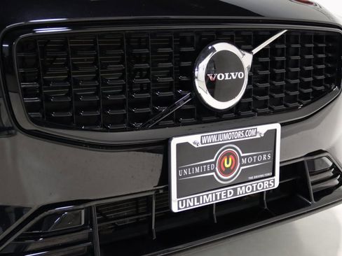 Used 2025 Volvo S60 B5 Core image 24