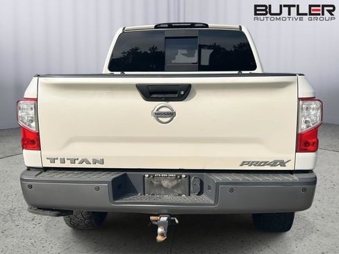Used 2017 Nissan Titan PRO-4X image 9