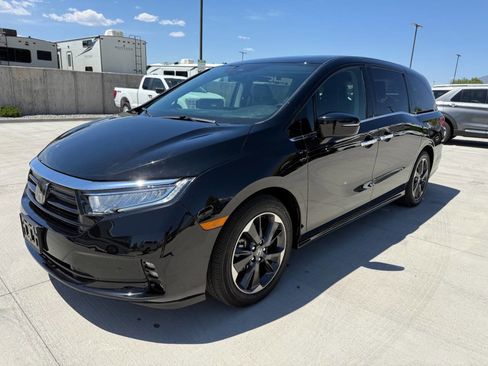 Used 2024 Honda Odyssey Elite image 7