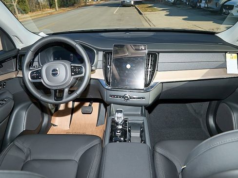 New 2026 Volvo XC90 B6 Plus w/ Protection Package image 24