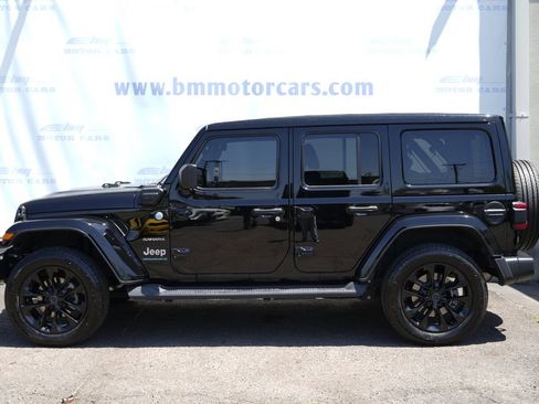 Used 2024 Jeep Wrangler Unlimited Sahara w/ Technology Group AWD/4WD image 8