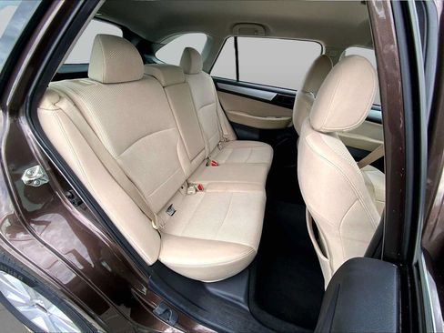 Used 2019 Subaru Outback 2.5i AWD/4WD image 19
