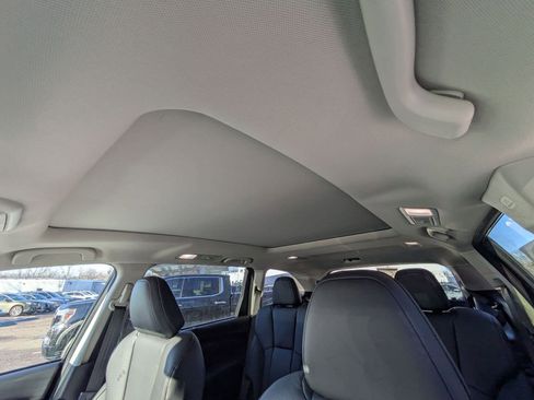 New 2025 Subaru Ascent Limited image 8