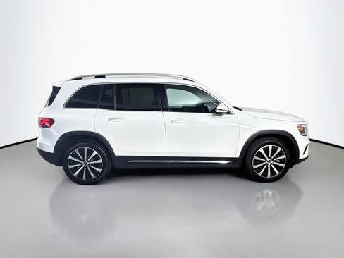 Used 2023 Mercedes-Benz GLB 250 4MATIC w/ Premium Package image 11