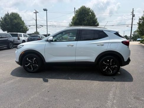 Used 2020 Buick Encore GX Essence w/ Experience Buick Package FWD image 2