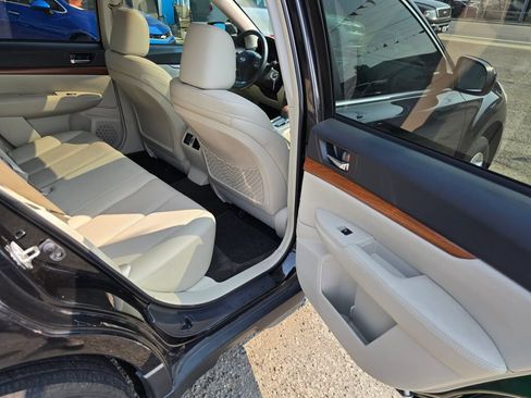 Used 2014 Subaru Outback 2.5i Limited AWD/4WD image 13