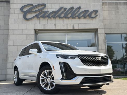 Used 2022 Cadillac XT6 Luxury FWD image 1