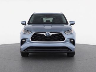 Used 2020 Toyota Highlander XLE AWD/4WD video 2