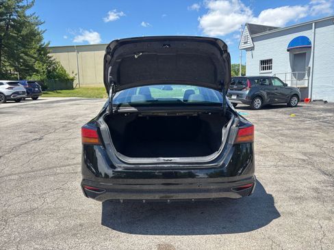 Used 2025 Nissan Altima 2.5 SV FWD image 31