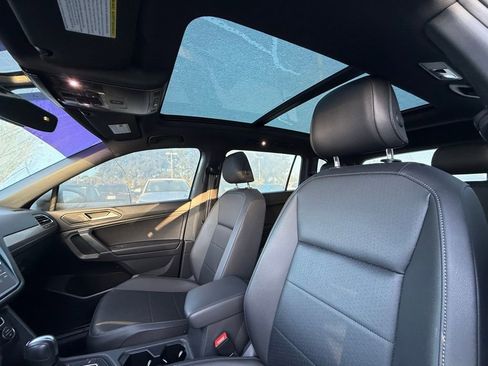 Used 2020 Volkswagen Tiguan SE R-Line image 21