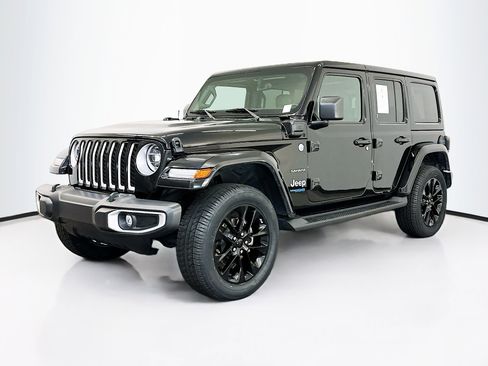 Used 2021 Jeep Wrangler Sahara image 3
