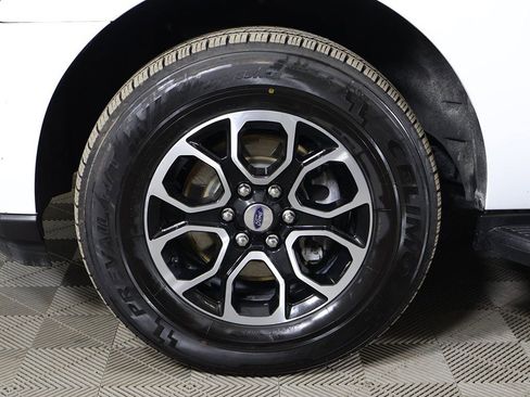 Used 2024 Ford Expedition Max XLT image 25