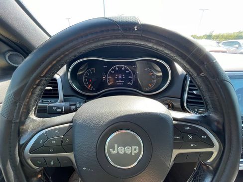 Used 2020 Jeep Grand Cherokee Altitude AWD/4WD image 14