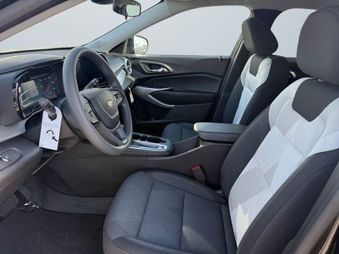 New 2026 Chevrolet Trax LS w/ LS Convenience Package FWD image 9