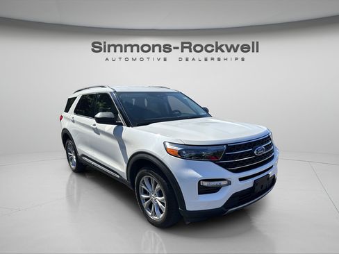 Used 2023 Ford Explorer XLT w/ Equipment Group 202A AWD/4WD image 7