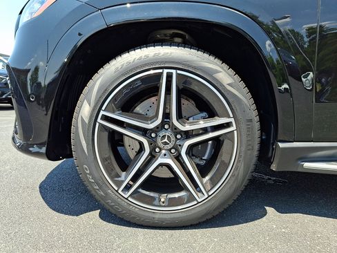 Certified 2026 Mercedes-Benz GLS 450 4MATIC image 8