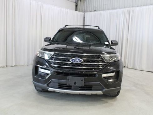 Used 2020 Ford Explorer XLT w/ Equipment Group 202A AWD/4WD image 39