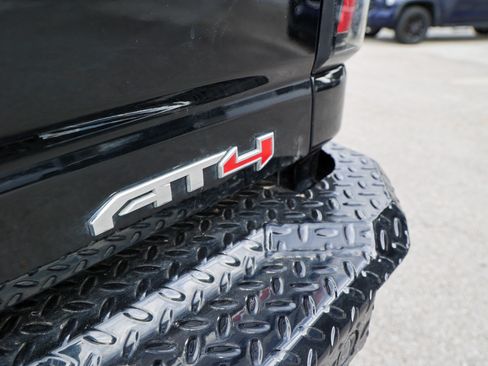 Used 2024 GMC Sierra 2500 AT4 w/ AT4 Premium Plus Package AWD/4WD image 19