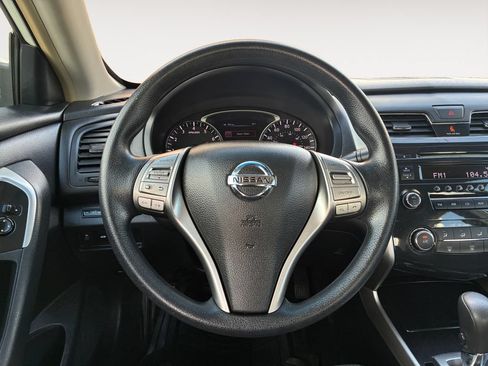 Used 2013 Nissan Altima 2.5 S FWD image 22