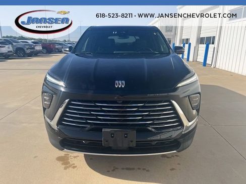 Used 2025 Buick Enclave Preferred FWD image 2