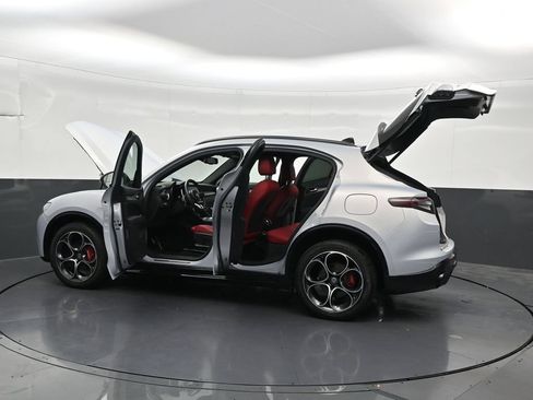 Used 2025 Alfa Romeo Stelvio Sprint w/ Veloce Package AWD/4WD image 34