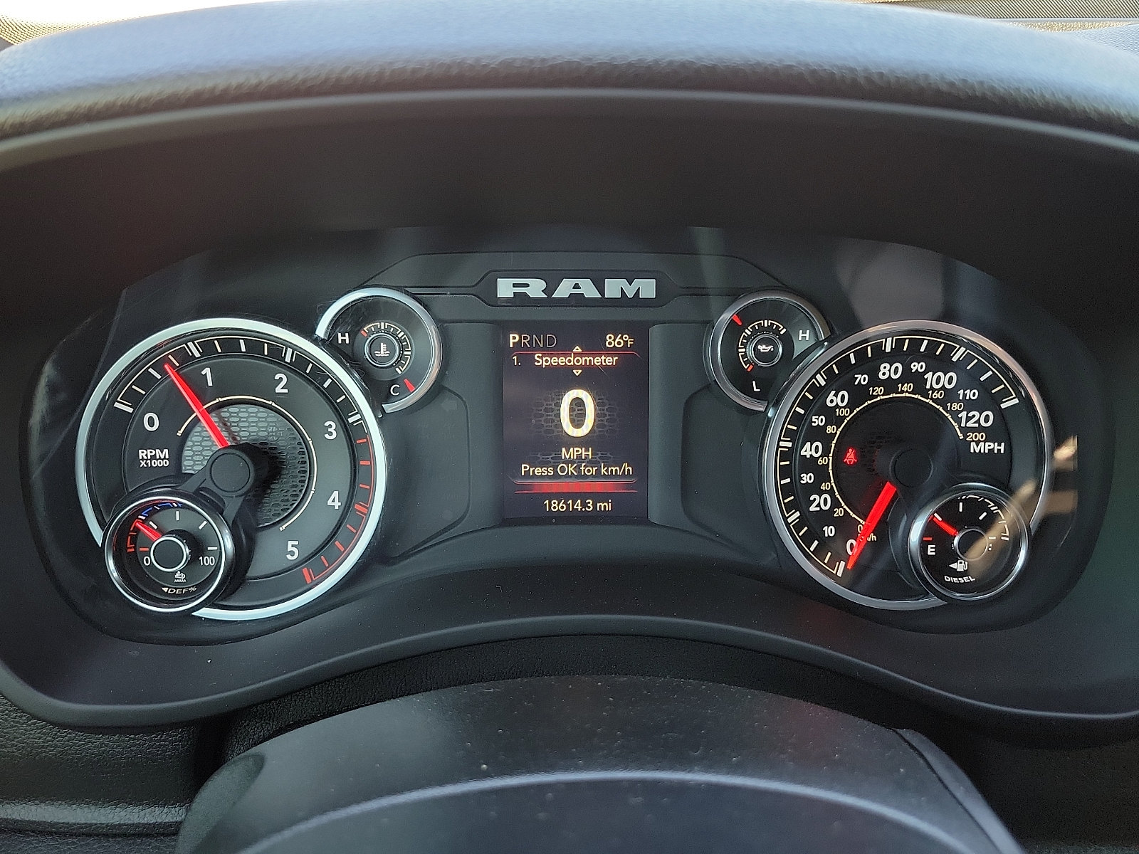 Used 2024 RAM 3500 Tradesman w/ Chrome Appearance Group AWD/4WD image 18