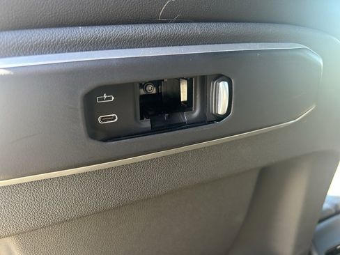 Used 2024 BMW X5 xDrive50e w/ M Sport Package image 26