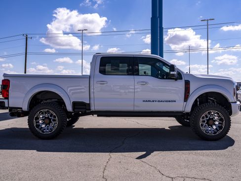 New 2026 Ford F250 Lariat w/ Black Appearance Package AWD/4WD image 5