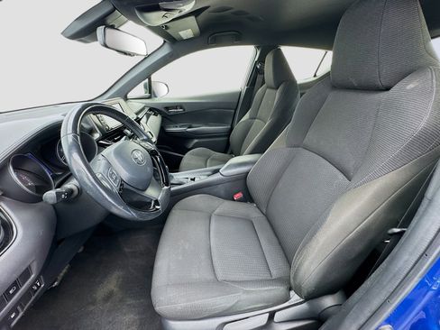 Used 2018 Toyota C-HR XLE image 13