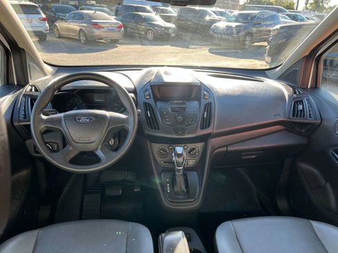 Used 2018 Ford Transit Connect XL image 10