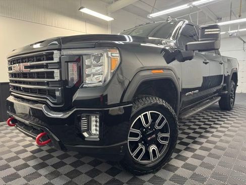 Used 2022 GMC Sierra 2500 AT4 w/ AT4 Preferred Package AWD/4WD image 3