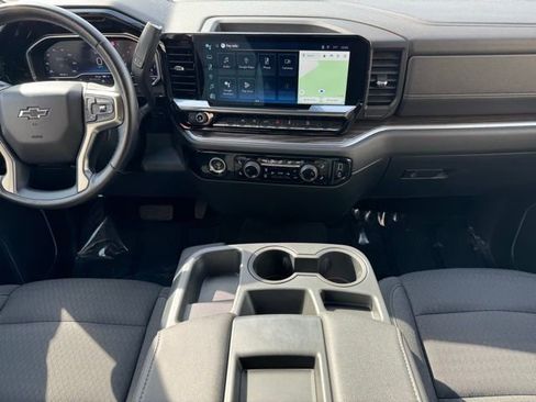 Used 2022 Chevrolet Silverado 1500 RST image 2