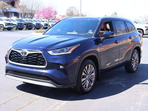Used 2021 Toyota Highlander Platinum image 35
