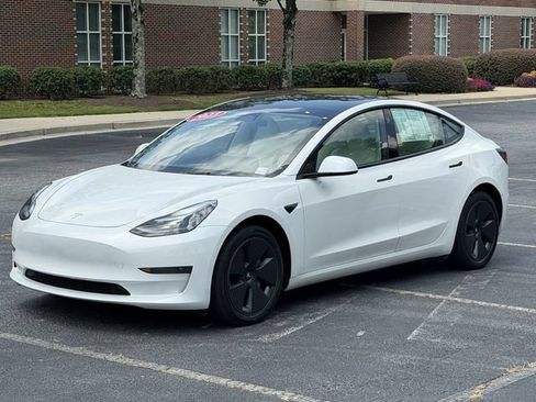 Used 2023 Tesla Model 3 Standard Range RWD image 2