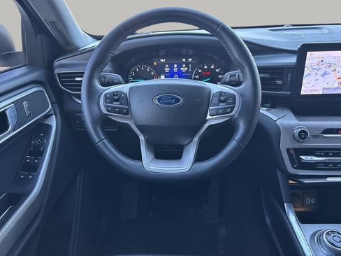 Used 2022 Ford Explorer XLT w/ Equipment Group 202A image 13