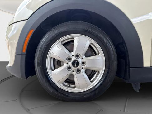 Used 2017 MINI Cooper 4-Door Hardtop w/ Premium Package FWD image 22