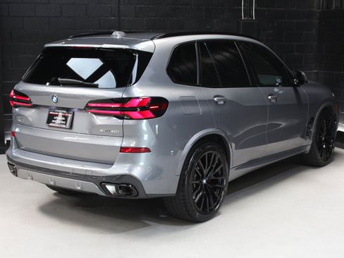 Used 2025 BMW X5 sDrive40i w/ M Sport Package RWD image 16