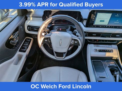 Certified 2025 Lincoln Aviator Reserve RWD image 19