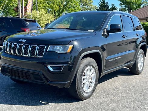 Used 2019 Jeep Grand Cherokee Laredo AWD/4WD image 4