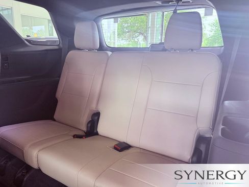 Used 2022 Chevrolet Traverse Premier w/ LPO, Floor Liner Package AWD/4WD image 28