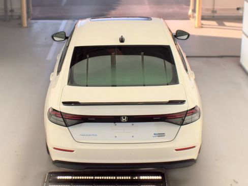 Used 2023 Honda Accord Sport image 6