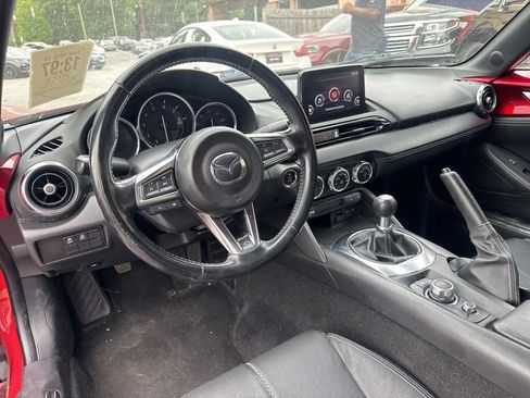 Used 2023 MAZDA MX-5 Miata Grand Touring RWD image 10