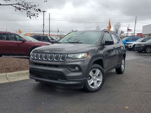 Certified 2022 Jeep Compass Latitude w/ Convenience Group image 31