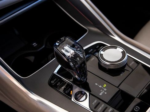 Used 2020 BMW X6 sDrive40i w/ M Sport Package image 18