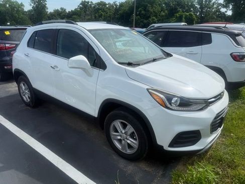 Used 2020 Chevrolet Trax LT w/ LT Convenience Package AWD/4WD image 1