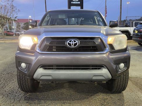 Used 2015 Toyota Tacoma PreRunner w/ SR5 Package image 2