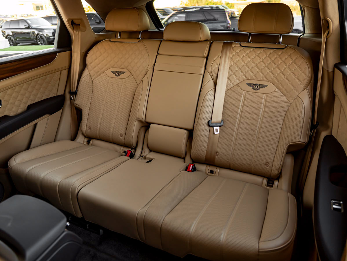 Used 2023 Bentley Bentayga AWD/4WD image 33