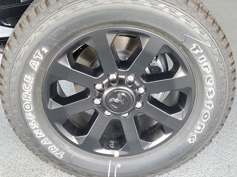 Used 2026 RAM 2500 Laramie AWD/4WD image 7