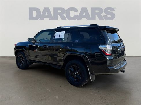 Used 2022 Toyota 4Runner SR5 Premium image 5