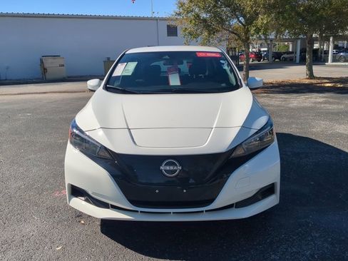 Certified 2025 Nissan Leaf S image 9